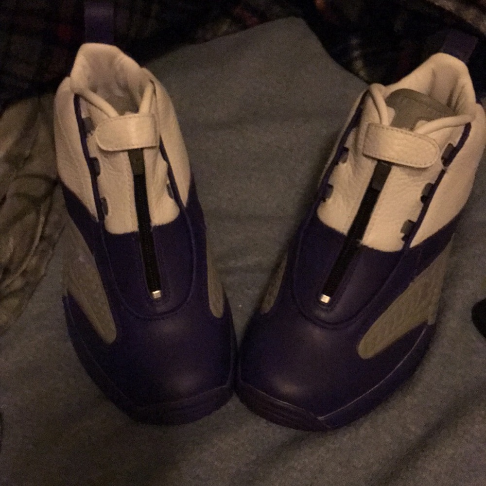 Never worn Iverson IV’s